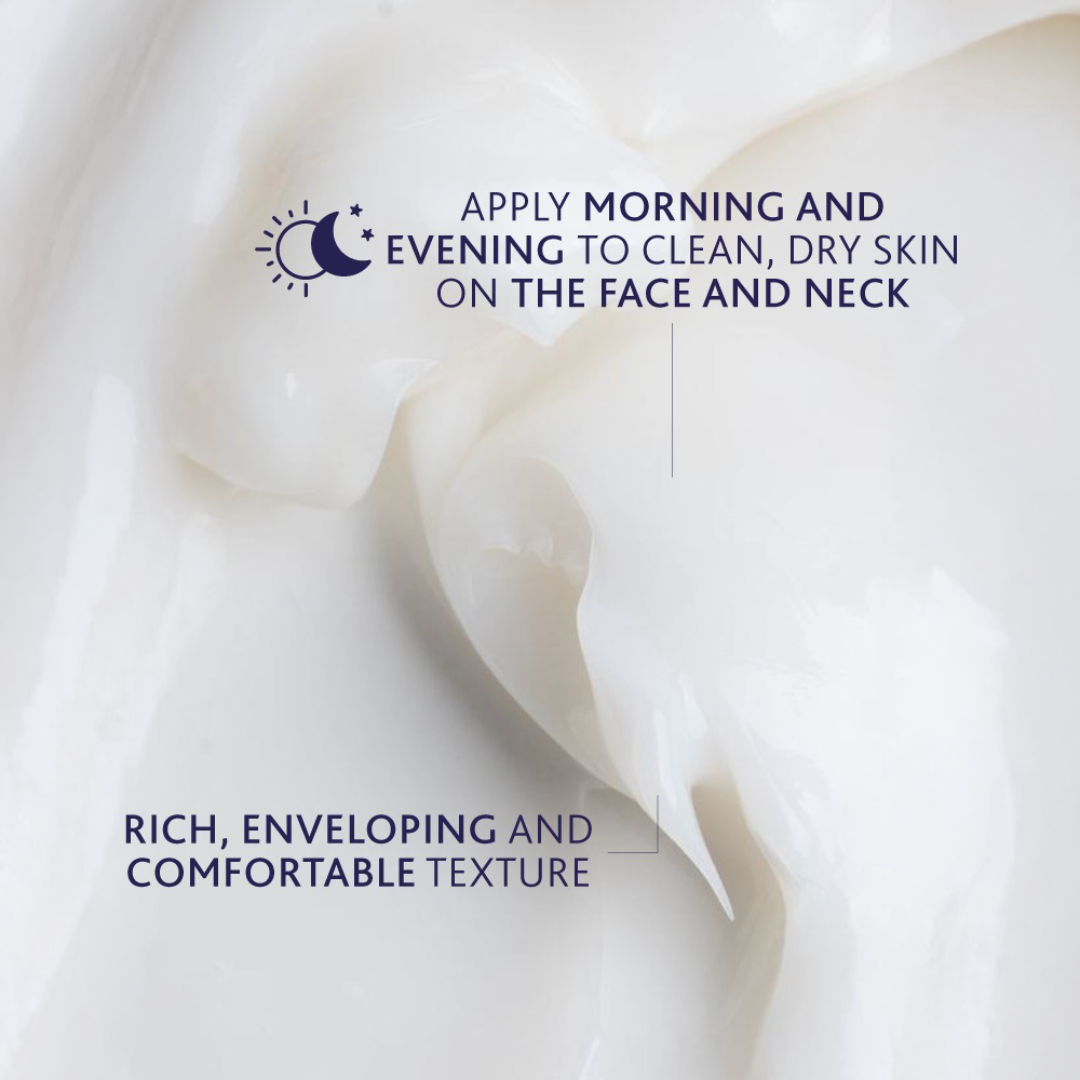 Rich, enveloping and comfortable texture of Institut Esthederm Intensive Hyaluronic Cream, apply morning and evening to clean dry skin on the face and neck