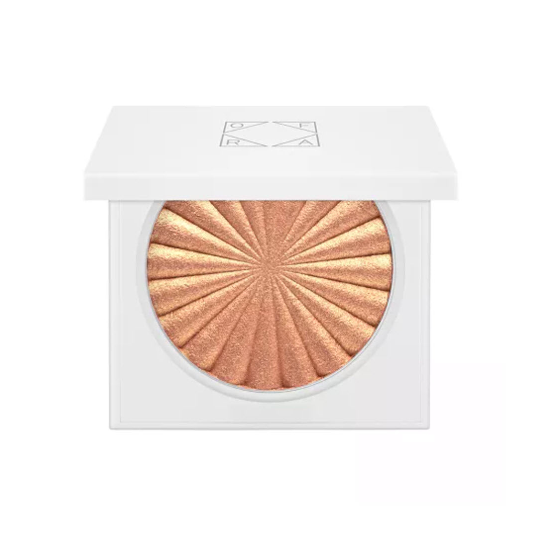 OFRA Cosmetics Highlighter compact in Bali, a multi-dimensional golden highlighter with peach undertones