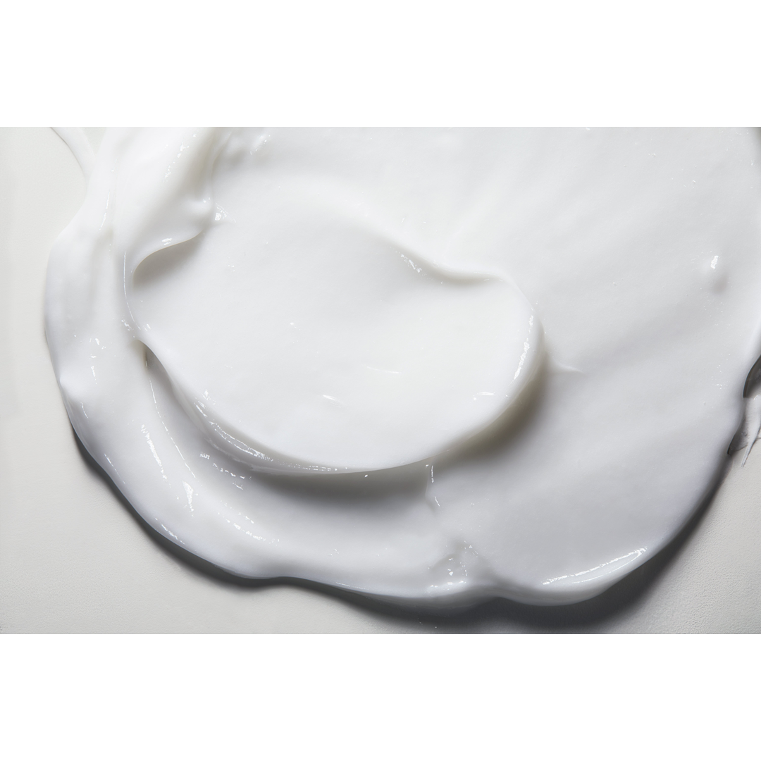 Obagi Nu-Derm Blender cream texture closeup showing smooth white hydroquinone blending cream