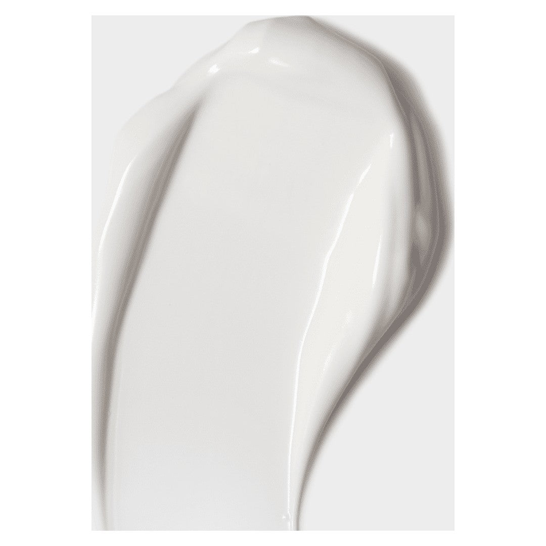 Texture of iS Clinical Extreme Protect SPF 30 sunscreen creme