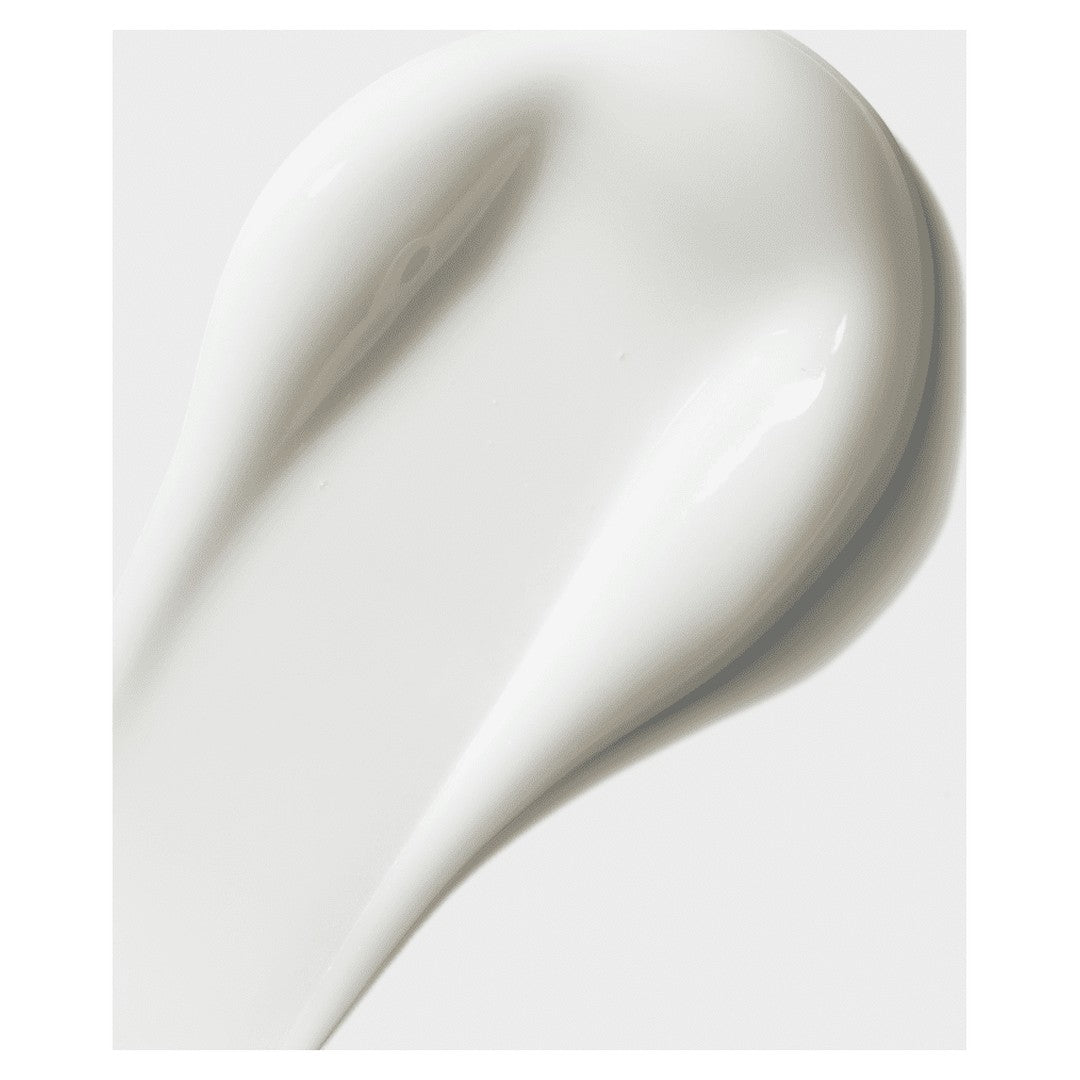 Texture of iS Clinical Moisturizing Complex, a lightweight everyday moisturizer