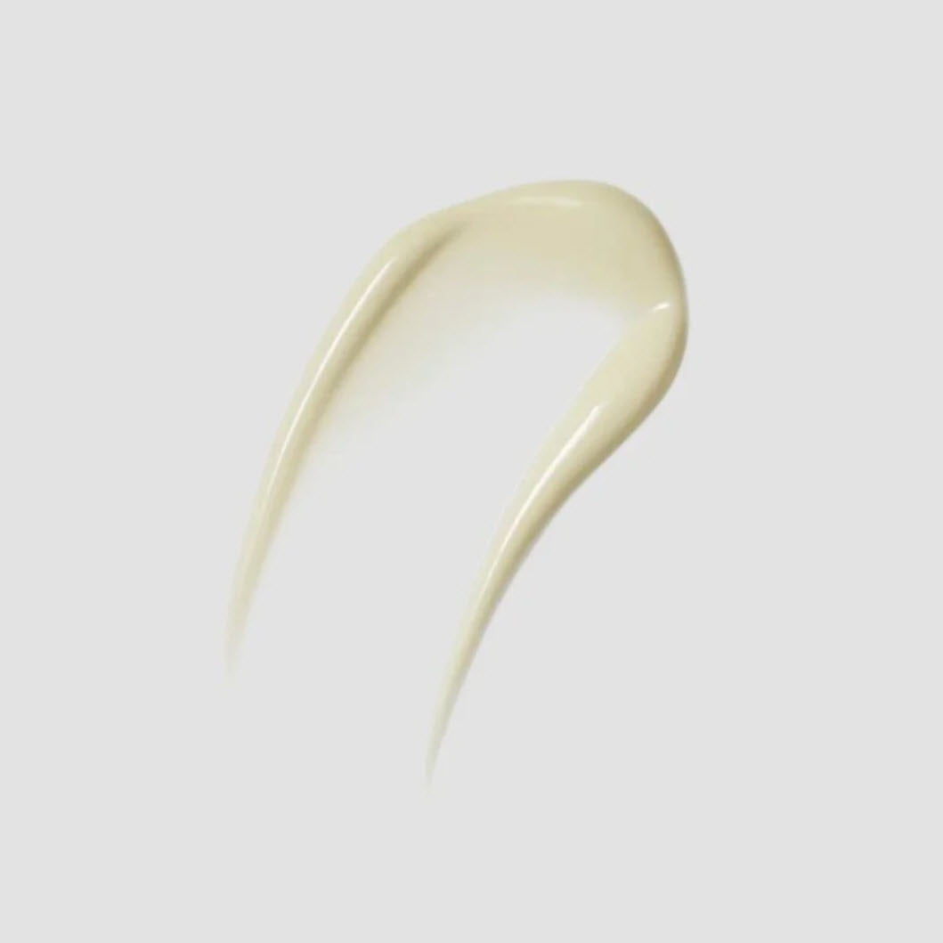 Texture of iS Clinical Retinol+ Emulsion 1.0, a keratolytic anti-aging emulsion